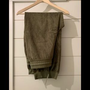 NWT!! JCREW! Velour! Size Medium! Frosty Olive!!